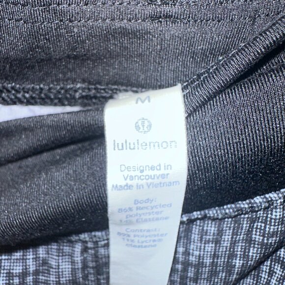 Lululemon T.H.E. Short 7” - Size Medium- Heathered Texture Printed Grey / Coal - Picture 2 of 4